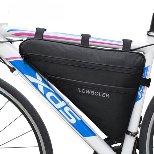 Sacoche de cadre triangulaire noire fixée sur vélo de route blanc – vue de côté