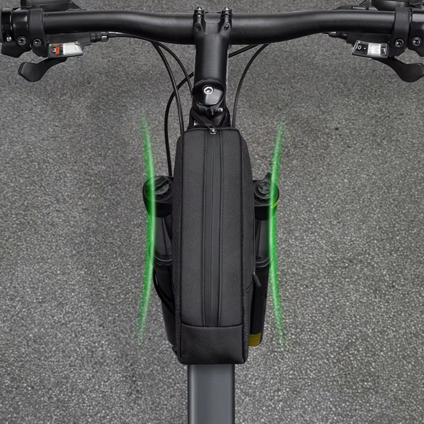 Sacoche tube horizontal vélo noire vue de face depuis le guidon, fixation sur potence